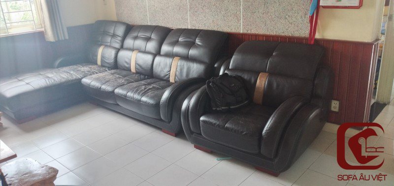 Ghế sofa da công nghiệp trước khi bọc lại
