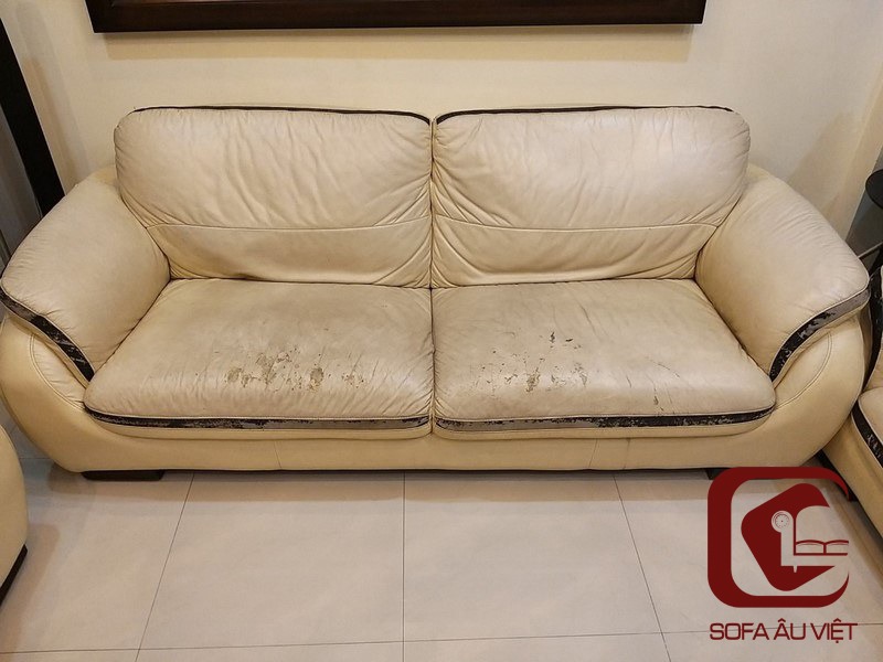 Ghế sofa da công nghiệp trước khi bọc lại