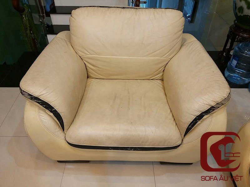 Ghế sofa trước khi bọc lại